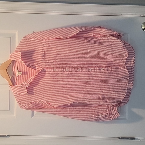 L.L. Bean Linen Short-Sleeve Button Down Shirt - Women's main image 1